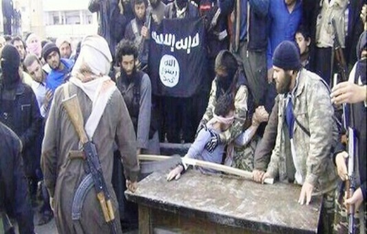 «داعش» تقطع يد سارق بطريقة وحشية في مدينة مسكنة في حلب.