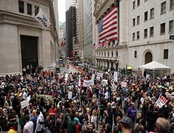 احتجاجات وول ستريت في وسط نيويورك