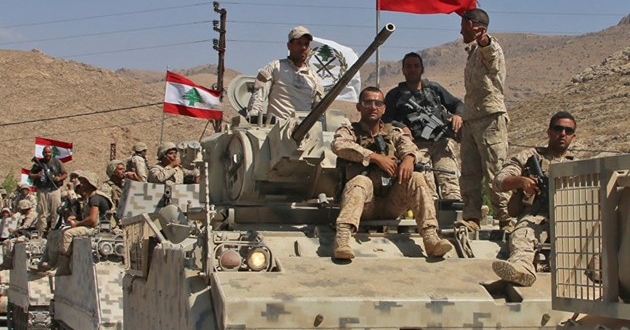 مسلحو “داعش” يسلمون أنفسهم للمقاومة اللبنانية .. والإعلان عن إيقاف العمليات العسكرية
