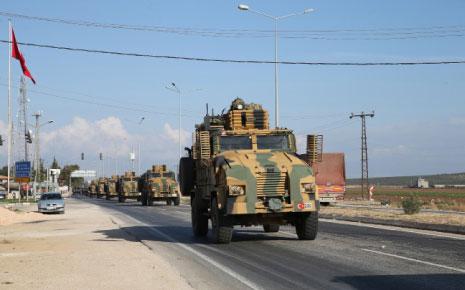 من التعزيزات التركية التي وصلت منطقة الريحانية قرب حدود محافظة إدلب الأسبوع الماضي (الأناضول)