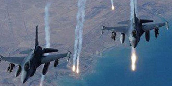 طيران التحالف الأمريكي يقصف بقنابل الفوسفور الأبيض المحرمة دولياً بلدة الصور بريف دير الزور