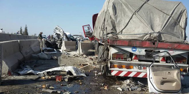 وفاة امرأة وإصابة ثلاثة أشخاص في حادثين مرورين منفصلين بريف دمشق