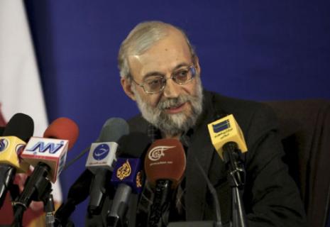 محمد جواد لاريجاني خلال مؤتمر صحافي في طهران أمس (بهروز مهري ــ أ ف ب) 