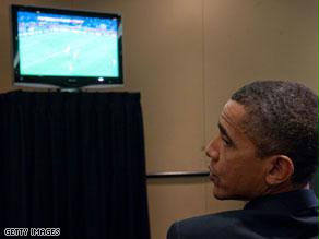 أوباما يتابع مباراة للمنتخب الأمريكي خلال مشاركته في بطولة كأس العالم