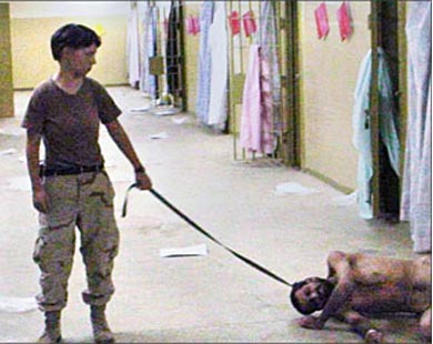 إحدى صور التعذيب الذي شهده سجن أبو غريب العراقي