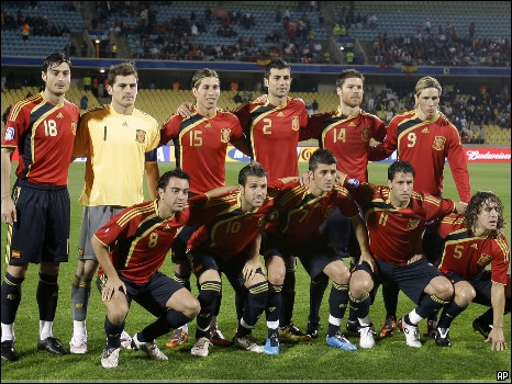 إسبانيا تحمل اللقب الأوروبي لكنها خرجت من نصف نهائي كأس القارات.