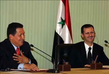 الأسد وتشافيز خلال مؤتمرهما الصحافي المشترك في دمشق أمس.