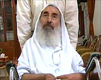 الشيخ أحمد ياسين اغتالته إسرائيل بغارة جوية عام 2004