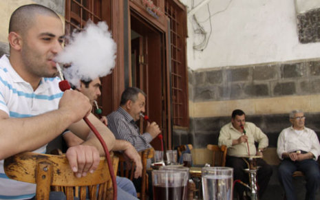 بدأ أمس في سوريا تطبيق قانون منع التدخين في الأماكن العامة