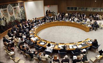 جانب من الجلسة الطارئة في مجلس الأمن الدولي أمس