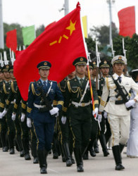 جنود صينيون خلال استعراض عسكري الشهر الماضي