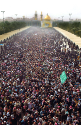 حشود من الشيعة في كربلاء إحياءً لذكرى عاشوراء