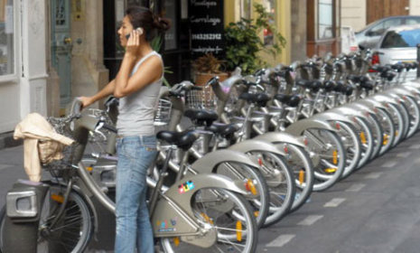 دراجات بلديّة باريس تنتظر مستأجريها