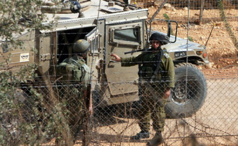 دورية إسرائيلية أمام السياج الفاصل بين لبنان وفلسطين المحتلة