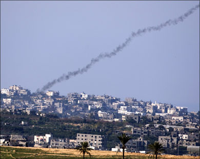 شهود قالوا إنهم سمعوا انفجارين في غزة