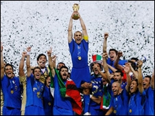 فريق ايطاليا يدافع عن لقبه في بطولة 2010.
