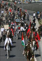 مسيرة على الأحصنة لمناسبة ذكرى الجلاء في دمشق أمس